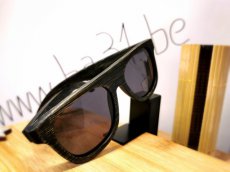 Zonnebril met doos. Houtdesign groen/zwart UV400